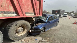 Kastamonuda otomobil kamyonun altına girdi: 1 ölü, 2 yaralı