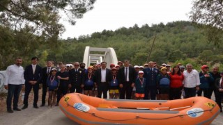 Kaymakam Yakuta, Rafting Eğitim Kampında kanocularla buluştu