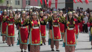 Kayseride çocuklar 23 Nisanı coşkuyla kutladı