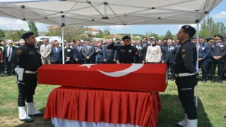 Kazada şehit olan polis memuru toprağa verildi