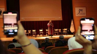 Kazakistanlı öğrenciler kültürlerini tanıttı