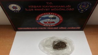 Keşanda 2 ruhsatsız tabanca ile uyuşturucu ele geçirildi