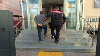 Kırşehirde evden hırsızlık yapan 2 şüpheli yakalandı