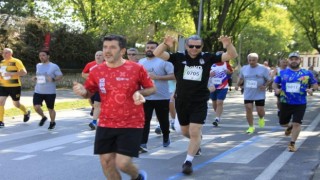 Kocaelili atletler Bursadan kupa ile döndü