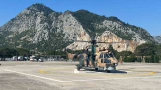 Konyadan havalanan AS-532 Couger tipi helikopter, tahliye çalışmalarına devam ediyor
