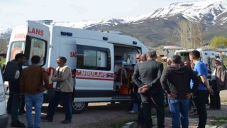 Köy muhtarının aracıyla öğrenci servisi çarpıştı: 10 yaralı