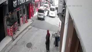 Küçükçekmecede kuyumcu soygunu kamerada