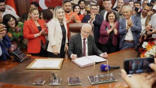 Kumlucanın yeni belediye başkanı mazbatasını aldı