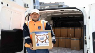 Kuşadasında Ramazan yardımları sürüyor