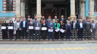Kütahyada AK Parti meclis üyeleri mazbatalarını teslim aldı