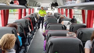 Kütahyada sürücü ve yolcular emniyet kemeri ve çocuk koltuğu konusunda bilgilendirildi