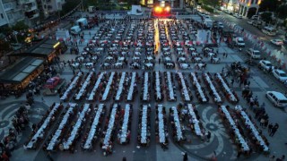 Manisalılar, Büyükşehirin iftar sofrasında buluştu