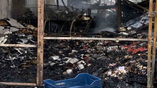 Market yangınında bin 350 metrekare kapalı alanın tamamı kül oldu