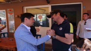 Marmaris Belediye Başkanı Ünlü vatandaşlarla bayramlaştı