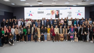 Mersin'de Edebiyat Buluşması: Gülsoy ve Tunç "Yıldız Saati"ni Konuştu