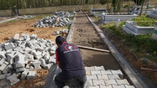 Mezarlık içi yollar ve parsel sınırları yenileniyor