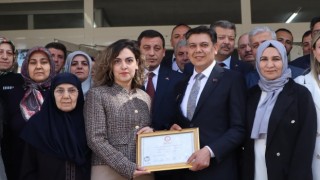 MHP lideri Bahçelinin tebrik ettiği Söğüt Belediye Başkanı Durgut mazbatasını aldı