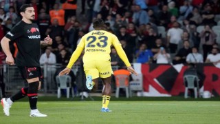 Michy Batshuayi bu sezon 22. golünü attı