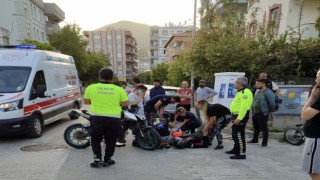 Milasta motosiklet yayaya çarptı: 2 yaralı
