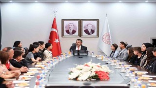 Milli Eğitim Bakanı Tekin, Türki Cumhuriyetlerden gelen çocukları kabul etti