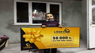 Minik Ahmete 50 bin TL ihtiyaç çeki