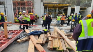 Muğlada inşaatta çelik kalıp işçilerin üzerine düştü: 1 ölü, 1 yaralı