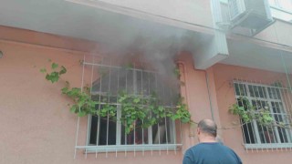 Ocakta unutulan yemek 5 katlı binada yangına sebep oldu