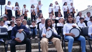 Öğrenci müzik grubu ilk konserini verdi