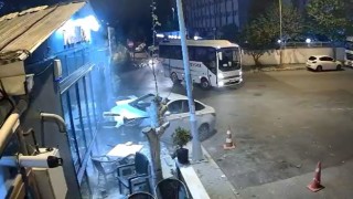 Önüne minibüs çıkınca direksiyonu kırdı, son sürat işyerine girdi