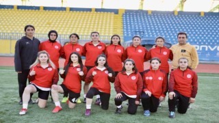 Önyargılara meydan okuyan Ağrının tek kadın futbol takımı zirveye yükseliyor