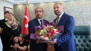 Orhaneli Belediye Başkanı Tayır mazbatasını aldı