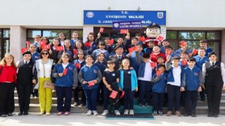 Ortaokul öğrencilerinden Eskişehir İl Jandarma Komutanlığına ziyaret