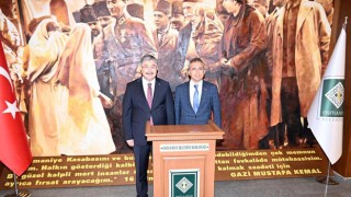 Osmaniye Valisi Yılmaz, Yeni Belediye Başkanı Çenet'i Ziyaret Etti