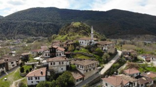 Osmanlının ilk fethettiği topraklardaki bu evler görenleri tarihi yolculuğa çıkarıyor