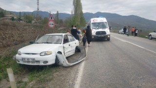 Otomobil ve hafif ticari araç çarpıştı: 8 yaralı