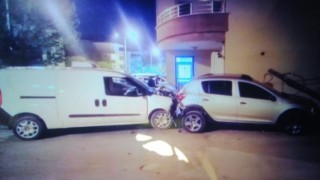 Otomobil yayalara çarpı: 2 yaralı
