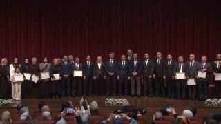 Pendik Belediye Başkanı Ahmet Cin mazbatasını aldı
