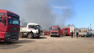 Pendikte yediemin otoparkında yangın paniği