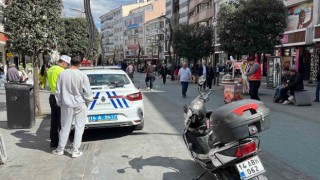 Polis, motosikletlerin girmesi yasak olan caddede göz açtırmıyor