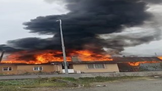 Rizede çatı yangını