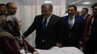 Sağlık Bakanı Kocadan Defne Hastanesine bayram ziyareti