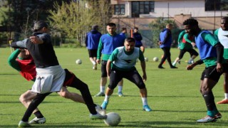 Sakaryaspor, Erzurumspor FK mesaisine devam ediyor