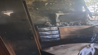 Samandağda yanan evde maddi hasar oluştu