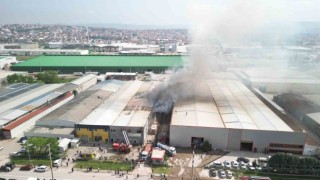 Sandalye fabrikasında çıkan yangın söndürüldü