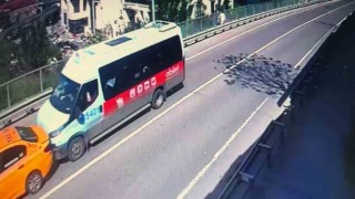 Sarıyerde 5 yolcunun yaralandığı minibüs kazası kamerada
