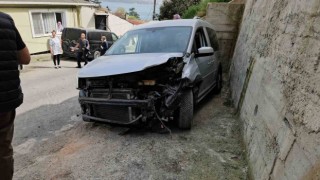 Sarıyerde kontrolden çıkan otomobil park halindeki araçlara çarptı: 1 yaralı