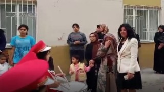 Şehit ailesini duygulandıran bando