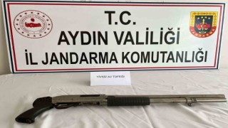 Silah sesleri ruhsatsız tüfeği yakalattı