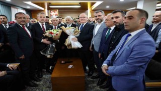 Sivas Belediye Başkanı Adem Uzun, görevi devraldı