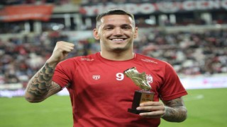 Sivassporun golcüsü Rey Manaja plaket